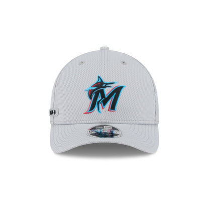 Miami Marlins 2025 Clubhouse Gray 9FORTY M-Crown Snapback Hat